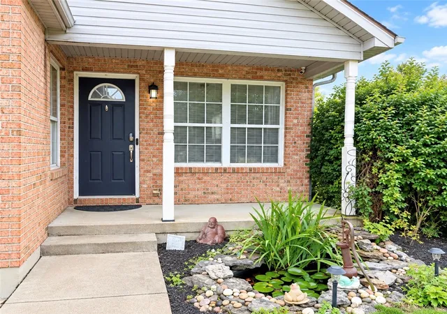 Photo 2 of Single family home for sale at 7903 Edgewater Dr, Middletown, OH 45042 | MLS# 967240 | Listing updated on 2026-10-03