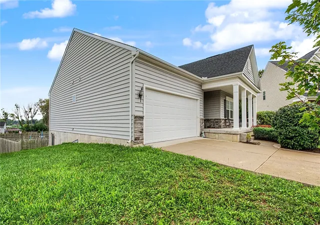 Photo 33 of Single family home for sale at 562 Recess Dr, Riverside, OH 45404 | MLS# 967242 | Listing updated on 2026-09-03