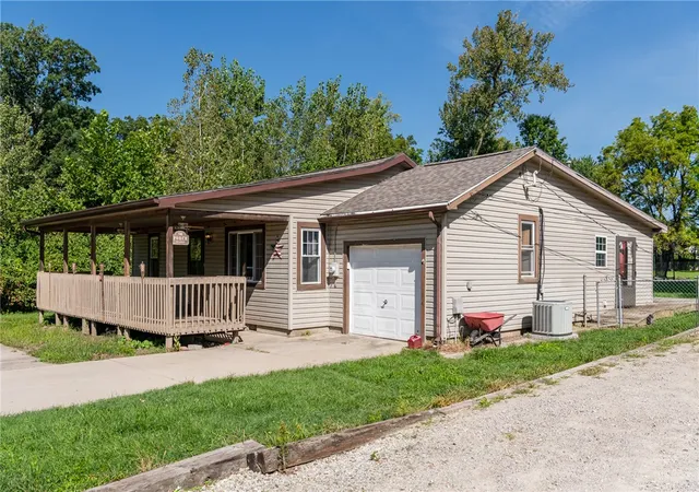 Photo 3 of Single family home for sale at 1 Hale Ln, Germantown, OH 45327 | MLS# 967267 | Listing updated on 2026-09-11