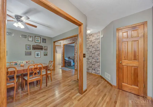 Photo 4 of Single family home for sale at 7947 Contreras Rd, Oxford, OH 45056 | MLS# 967274 | Listing updated on 2026-09-22