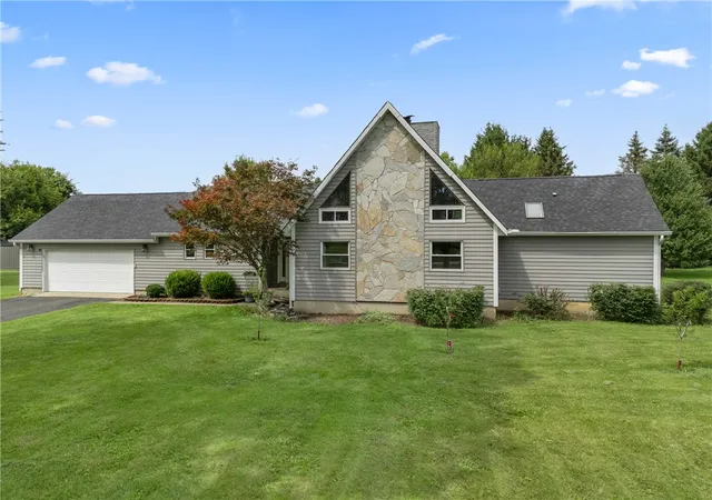 Photo 2 of Single family home for sale at 7040 Frederick Pike Pike, Vandalia, OH 45414 | MLS# 966981 | Listing updated on 2026-10-04