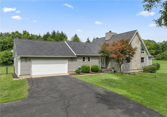 Photo 3 of Single family home for sale at 7040 Frederick Pike Pike, Vandalia, OH 45414 | MLS# 966981 | Listing updated on 2026-10-04