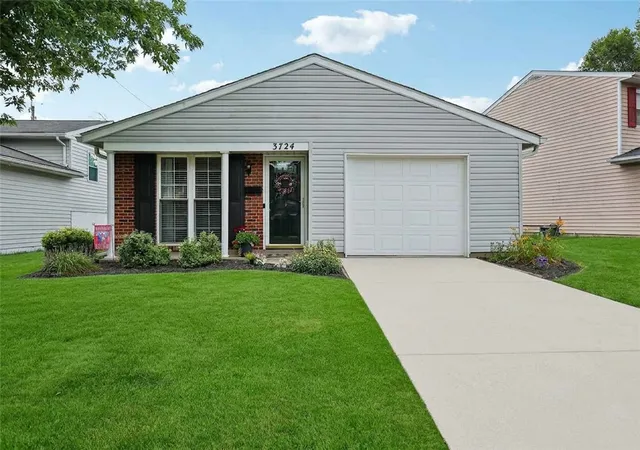 Photo 1 of Sale Pending at 3724 Ellis Wy, Middletown, OH 45044 | MLS# 967228 | Listing updated on 2026-10-04