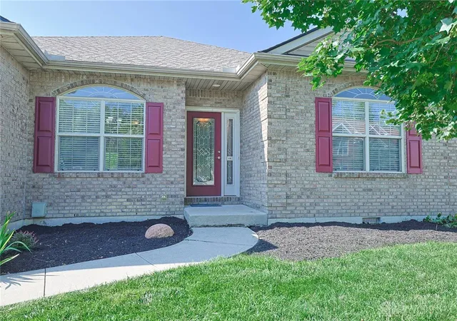 Photo 3 of Single family home for sale at 6016 Oak Ridge Dr, Huber Heights, OH 45424 | MLS# 967328 | Listing updated on 2026-09-17