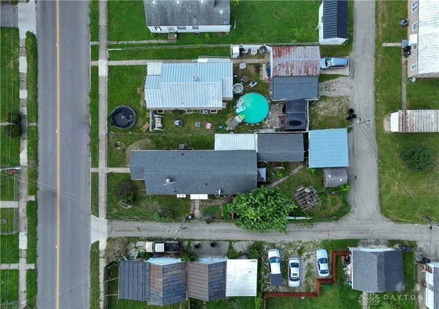 Photo 3 of Single family home for sale at 1021 14th Ave, Middletown, OH 45044 | MLS# 967361 | Listing updated on 2026-09-01