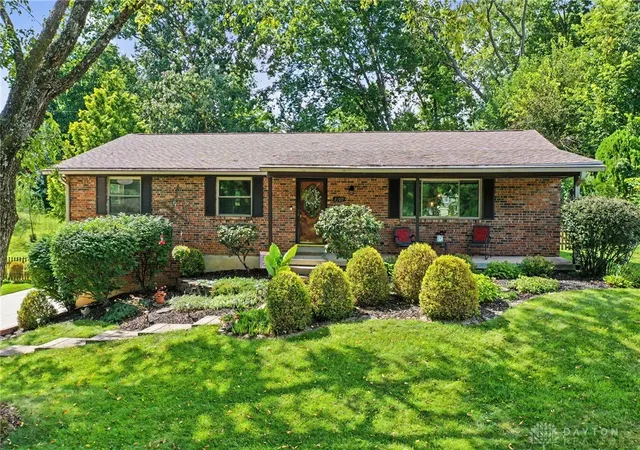 Photo 1 of Single family home for sale at 2109 Vemco Dr, Bellbrook, OH 45305 | MLS# 967365 | Listing updated on 2026-08-31