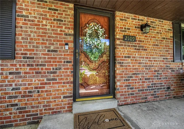 Photo 4 of Single family home for sale at 2109 Vemco Dr, Bellbrook, OH 45305 | MLS# 967365 | Listing updated on 2026-08-31