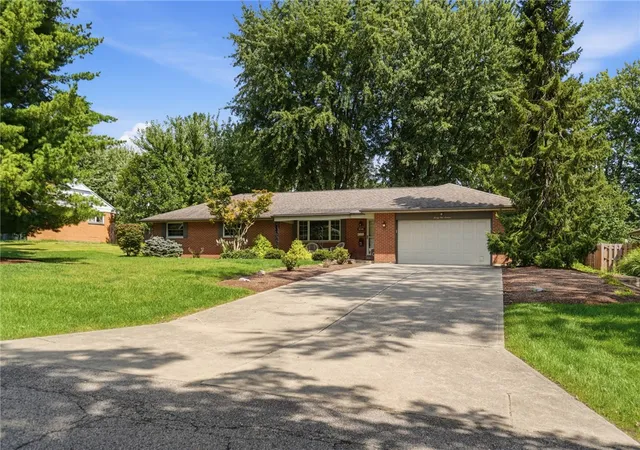 Single family home for sale at 2116 Bonniedale Dr, Bellbrook, OH 45305 | MLS# 965218