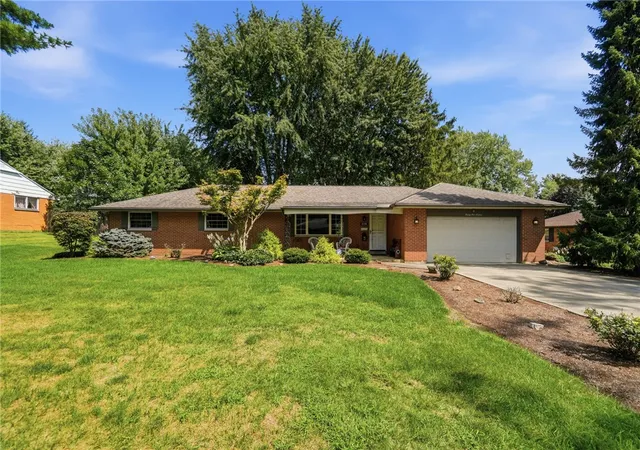 Photo 4 of Single family home for sale at 2116 Bonniedale Dr, Bellbrook, OH 45305 | MLS# 965218 | Listing updated on 2026-08-30