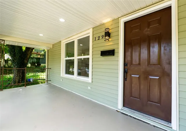 Photo 3 of Single family home for sale at 129 E Hudson Ave, Dayton, OH 45405 | MLS# 967374 | Listing updated on 2026-10-01