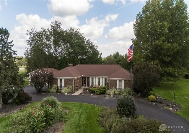 Photo 1 of Sale Pending at 6300 Plateau Dr, Springfield, OH 45502 | MLS# 967139 | Listing updated on 2026-09-09