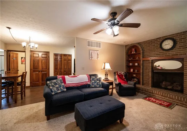 Photo 4 of Sale Pending at 6300 Plateau Dr, Springfield, OH 45502 | MLS# 967139 | Listing updated on 2026-09-09