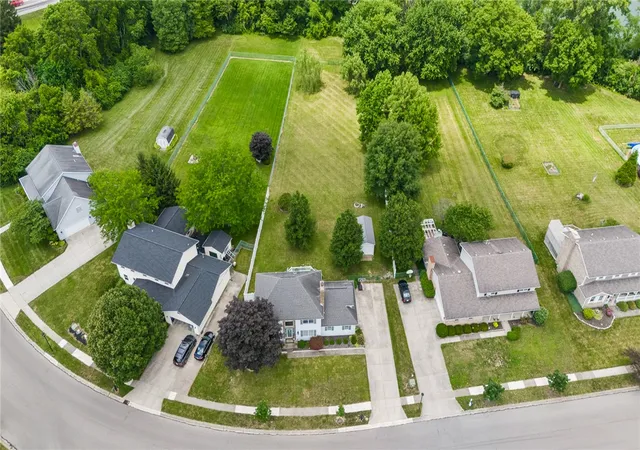 Photo 4 of Single family home for sale at 1084 Kingsgate Rd, Springfield, OH 45503 | MLS# 967397 | Listing updated on 2026-09-20