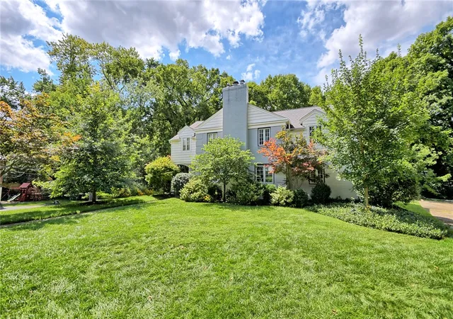 Photo 2 of Single family home for sale at 19 Lookout Dr, Oakwood, OH 45419 | MLS# 967392 | Listing updated on 2026-09-03