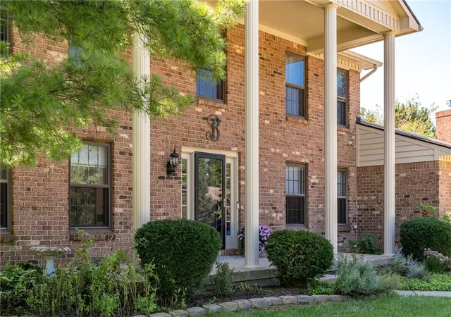 Photo 2 of Single family home for sale at 164 Deer Trail Dr, Springboro, OH 45066 | MLS# 967044 | Listing updated on 2026-09-13
