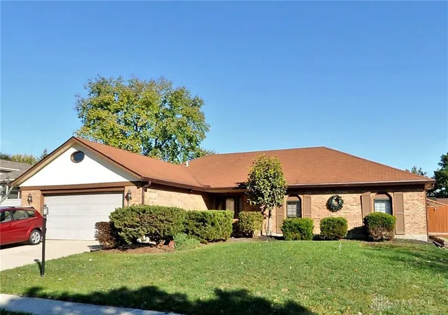 Photo 2 of Single family home for sale at 2117 Robinhood Dr, Miamisburg, OH 45342 | MLS# 967463 | Listing updated on 2026-08-31