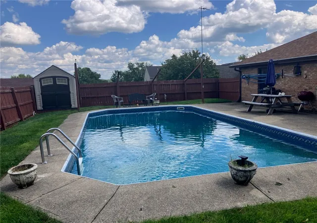 Photo 3 of Single family home for sale at 2117 Robinhood Dr, Miamisburg, OH 45342 | MLS# 967463 | Listing updated on 2026-08-31