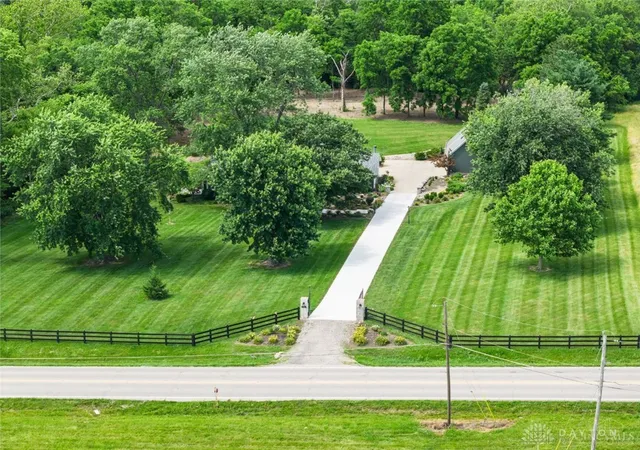 Photo 4 of Single family home for sale at 5596 Greentree Rd, Turtlecreek Twp, OH 45036 | MLS# 967510 | Listing updated on 2026-09-08