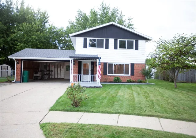 Photo 2 of Single family home for sale at 6 Danzig Ln, Fairborn, OH 45324 | MLS# 967523 | Listing updated on 2026-09-11