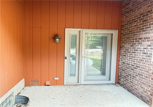 Listing Photo 2 - Condo for sale in building located at 131 Shenandoah Trl, Dayton, OH 45449