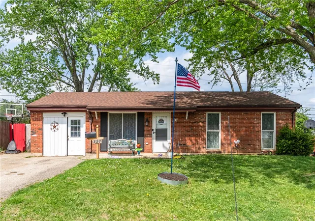 Photo 3 of Single family home for sale at 227 Oxford Dr, Fairborn, OH 45324 | MLS# 967526 | Listing updated on 2026-08-31