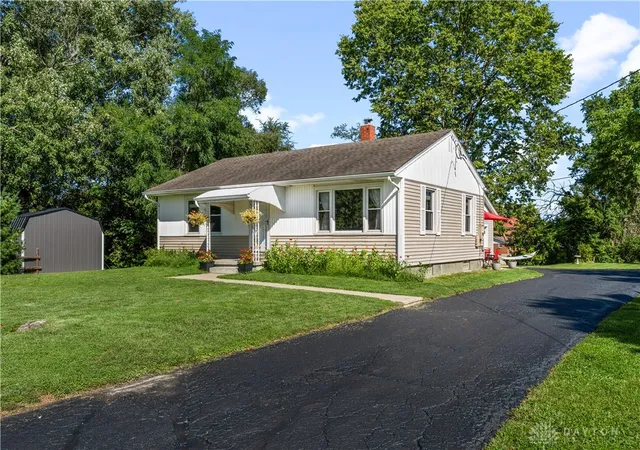Photo 2 of Single family home for sale at 668 Dayton Rd, Waynesville, OH 45068 | MLS# 967520 | Listing updated on 2026-09-12