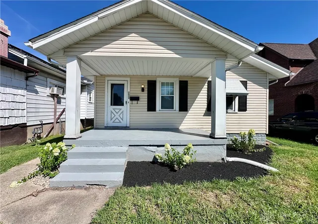Photo 3 of Sale Pending at 2824 S Smithville Rd, Dayton, OH 45420 | MLS# 967468 | Listing updated on 2026-09-28