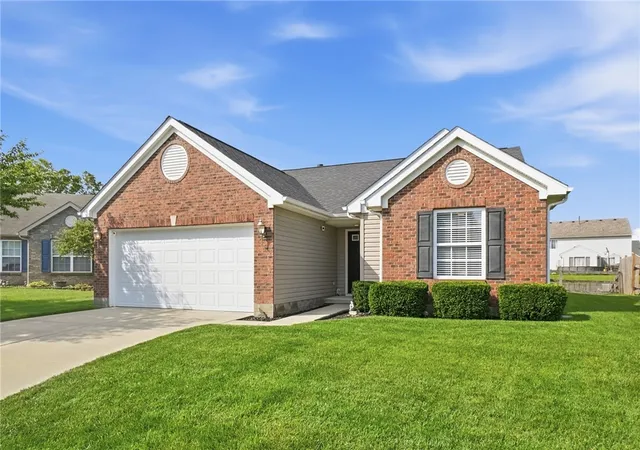 Photo 2 of Sale Pending at 213 Blue Quail Pl, Trenton, OH 45067 | MLS# 967588 | Listing updated on 2026-08-31