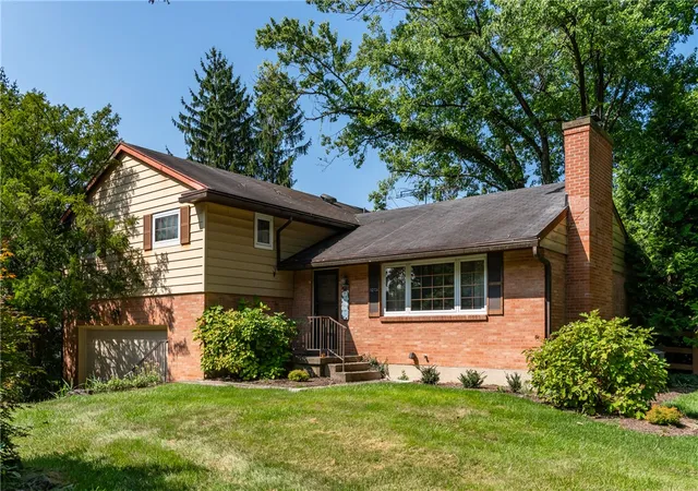Photo 2 of Sale Pending at 5273 Bittersweet Dr, Washington Twp, OH 45429 | MLS# 967589 | Listing updated on 2026-09-12