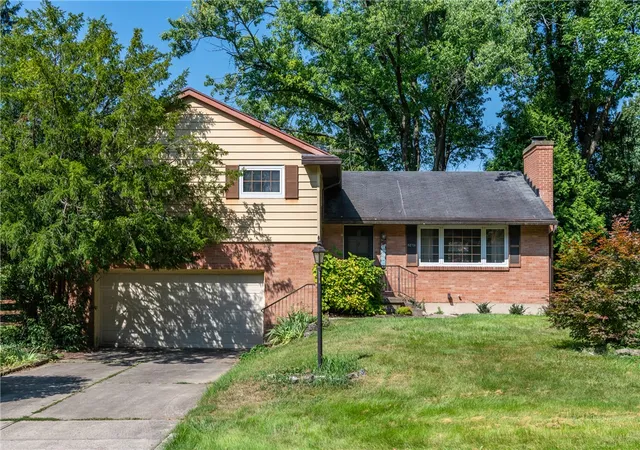 Photo 2 of Sale Pending at 5273 Bittersweet Dr, Washington Twp, OH 45429 | MLS# 967589 | Listing updated on 2026-09-12
