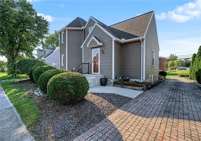 Photo 2 of Sale Pending at 640 W Main St, Tipp City, OH 45371 | MLS# 966891 | Listing updated on 2026-09-11