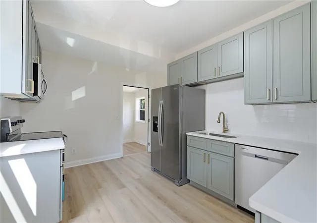 Photo 3 of Single family home for sale at 2403 S Sutphin St, Middletown, OH 45044 | MLS# 967608 | Listing updated on 2026-09-23