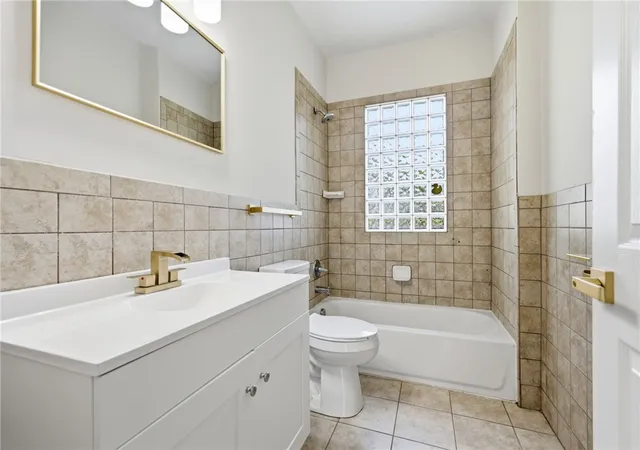 Photo 3 of Single family home for sale at 2403 S Sutphin St, Middletown, OH 45044 | MLS# 967608 | Listing updated on 2026-09-23
