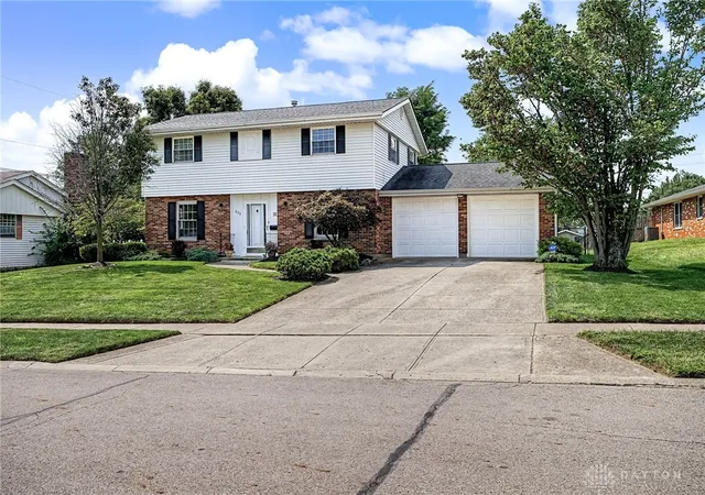 Photo 3 of Single family home for sale at 633 Sharon Dr, Fairborn, OH 45324 | MLS# 967577 | Listing updated on 2026-09-11
