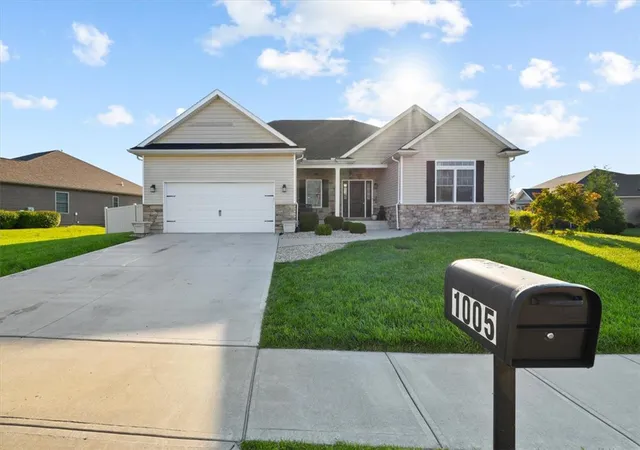 Photo 2 of Single family home for sale at 1005 Haverhill Dr, Troy, OH 45373 | MLS# 967539 | Listing updated on 2026-09-13