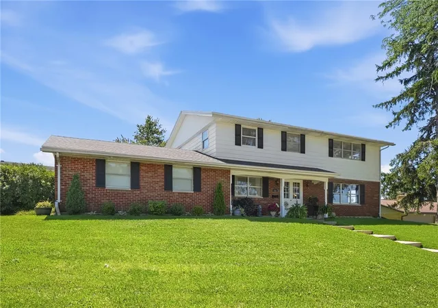 Single family home for sale at 3161 Sherwood Park Dr, Springfield, OH 45505 | MLS# 967356