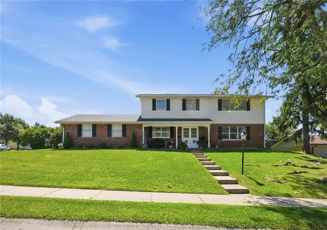Photo 3 of Single family home for sale at 3161 Sherwood Park Dr, Springfield, OH 45505 | MLS# 967356 | Listing updated on 2026-09-12