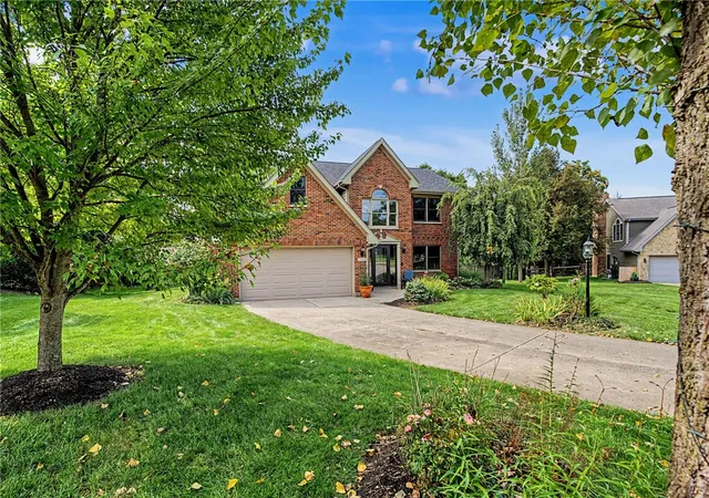 Photo 4 of Sale Pending at 2382 Munger Pointe Dr, Miami Twp, OH 45459 | MLS# 967546 | Listing updated on 2026-09-12