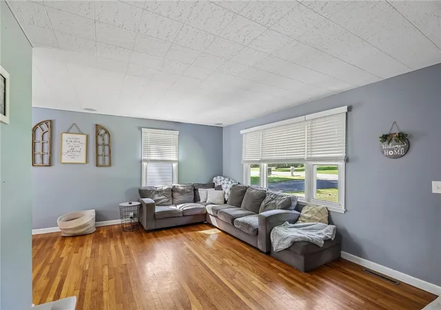Photo 4 of Sale Pending at 2781 Country Park Dr, Cincinnati, OH 45251 | MLS# 967442 | Listing updated on 2026-09-14