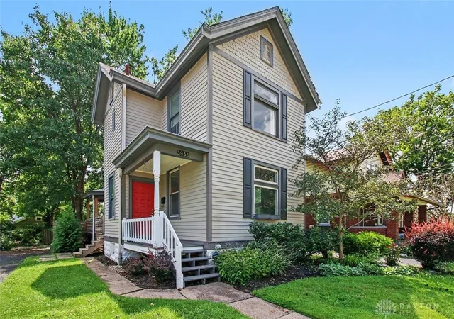 Photo 2 of Sale Pending at 3935 Saint James Ave, Silverton, OH 45236 | MLS# 967606 | Listing updated on 2026-08-31