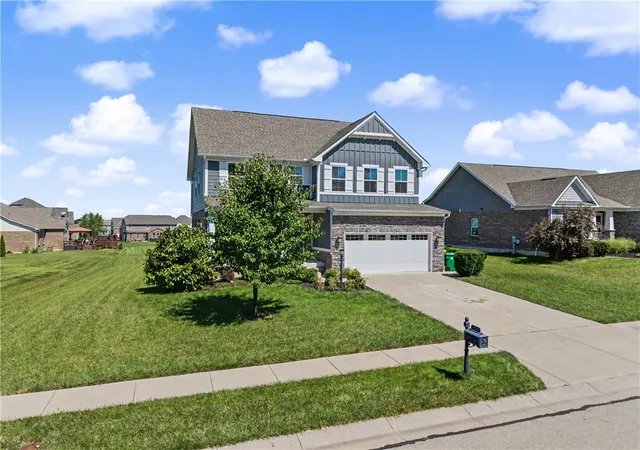 Photo 3 of Single family home for sale at 9535 Aspen Brook Ct, Centerville, OH 45458 | MLS# 967346 | Listing updated on 2026-09-12