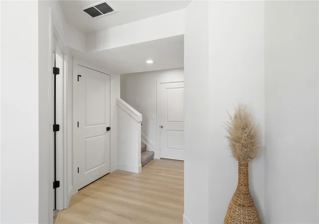 Photo 4 of Condo for sale at 22 Pleasant St #2, Lebanon, OH 45036 | MLS# 967512 | Listing updated on 2026-10-04