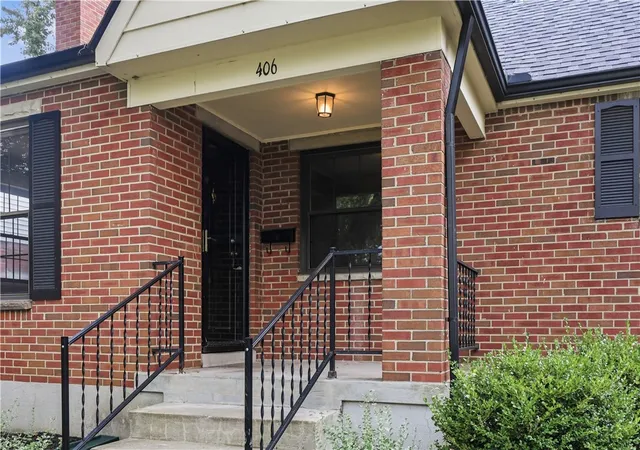 Photo 2 of Single family home for sale at 406 Triangle Ave, Oakwood, OH 45419 | MLS# 967530 | Listing updated on 2026-09-14