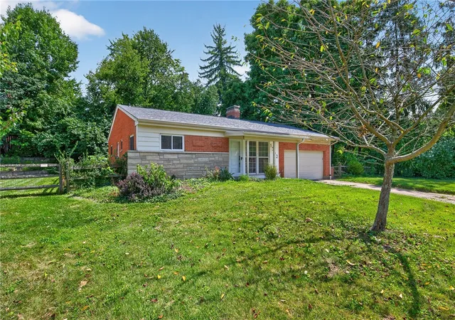 Photo 2 of Single family home for sale at 1502 Robinway Dr, Anderson Twp, OH 45230 | MLS# 967709 | Listing updated on 2026-09-12