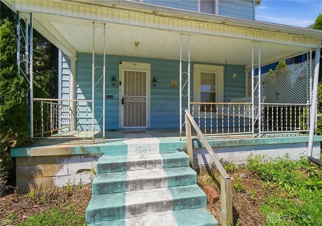 Photo 4 of Sale Pending at 1561 S Fountain Ave, Springfield, OH 45506 | MLS# 967725 | Listing updated on 2026-09-05