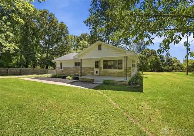 Photo 1 of Sale Pending at 1265 Wallaby Dr, Dayton, OH 45432 | MLS# 967745 | Listing updated on 2026-10-05