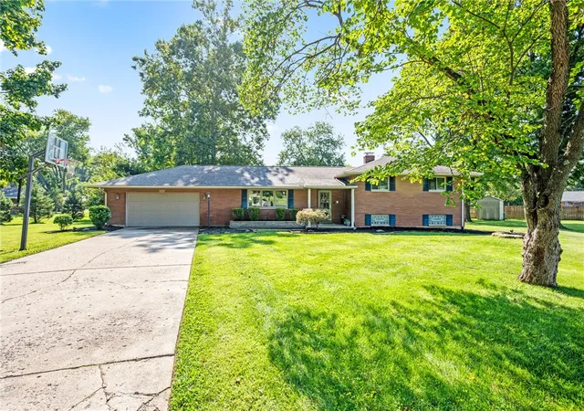Photo 3 of Single family home for sale at 300 Heidi Ct, Washington Twp, OH 45459 | MLS# 967732 | Listing updated on 2026-09-12