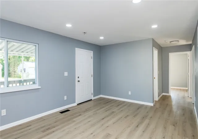 Photo 4 of Single family home for sale at 1103 Russell Ave, Springfield, OH 45506 | MLS# 967634 | Listing updated on 2026-09-13