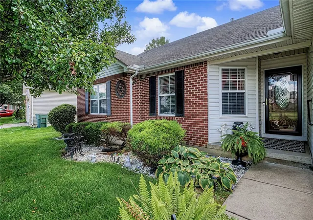 Photo 4 of Sale Pending at 4252 Coach Light Trl, Fairborn, OH 45424 | MLS# 967741 | Listing updated on 2026-09-12