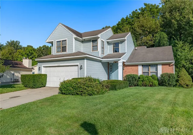 Photo 2 of Sale Pending at 815 Hunters Ridge Dr, Fairborn, OH 45324 | MLS# 967755 | Listing updated on 2026-08-31